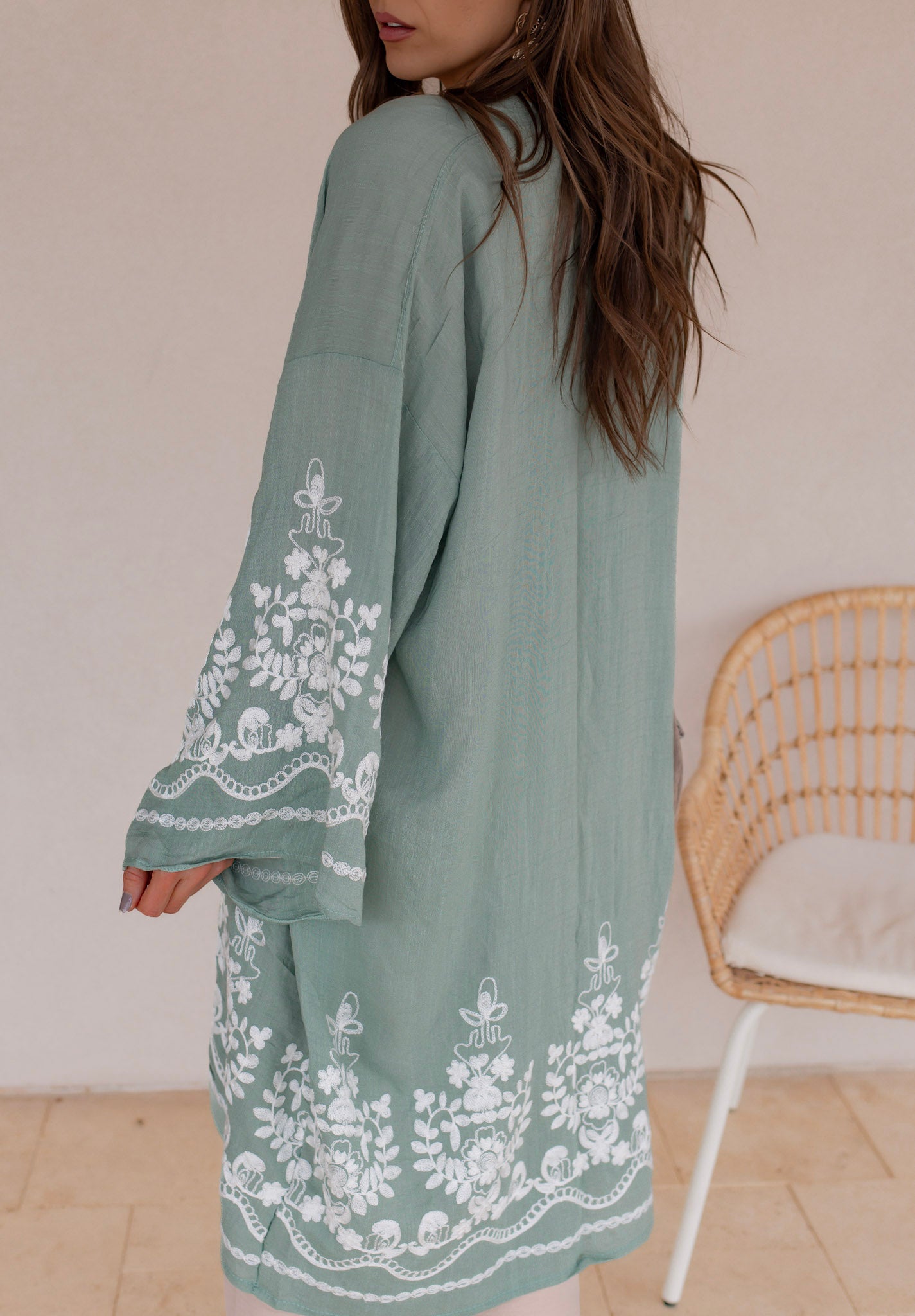 Embroidered Floral Vine Lightweight Kimono - Image 3