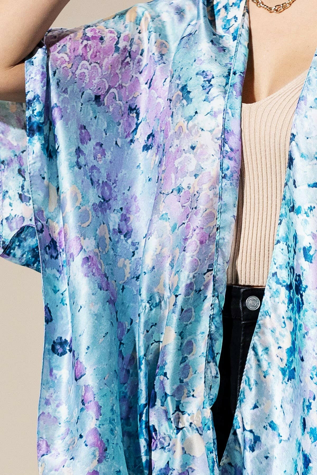 Abstract Print Silky Feel Kimono - Image 12
