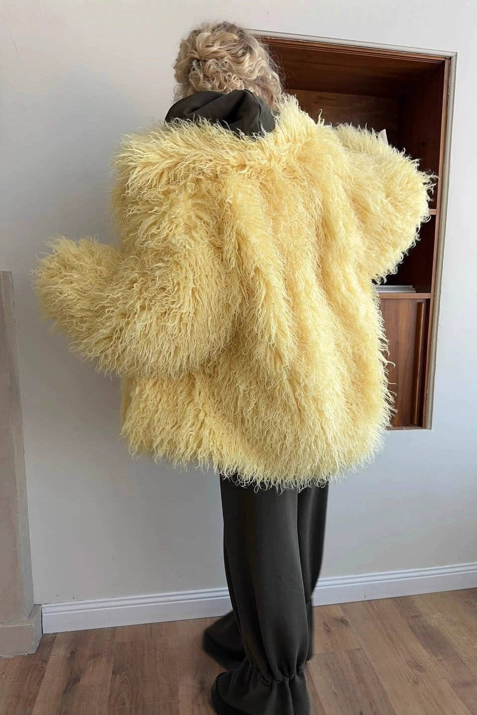 Plush Faux Animal Fur Thickened Warm Loose Coat - Image 4