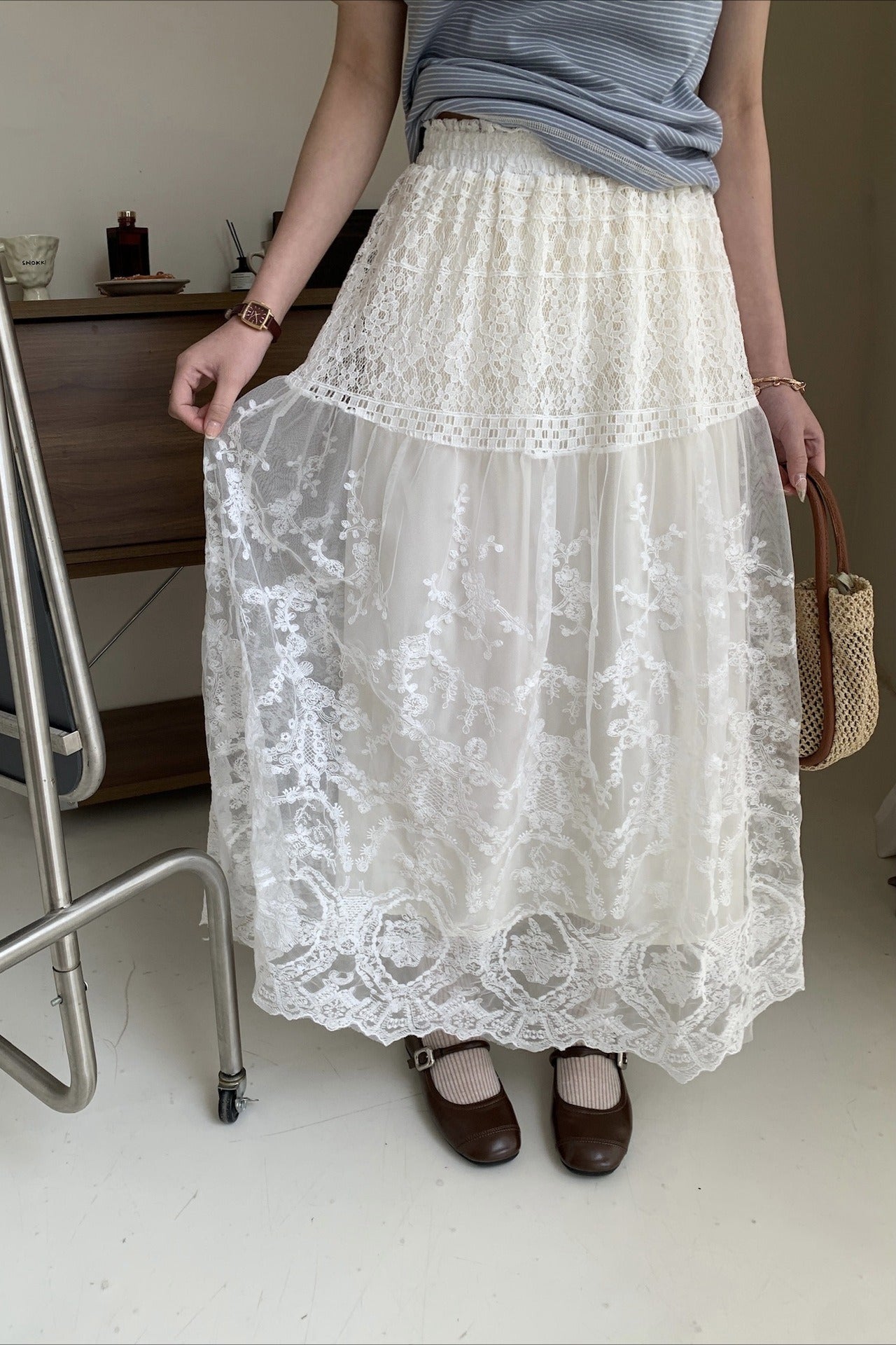 Relaxed Lace Vintage A Line Skirt - Image 2